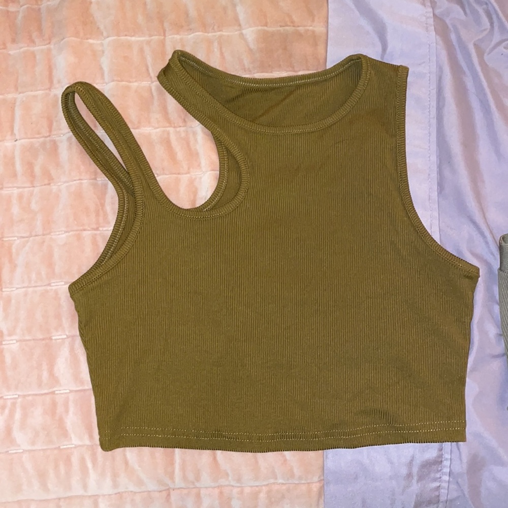 set of 4 crop tops / one tie bandeu